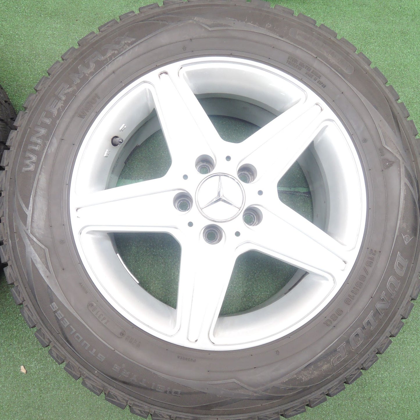 [送料無料] バリ溝！8.5分★ベンツ 等 AGA TARGA 215/65R16 スタッドレス ダンロップ ウインターマックス WM01 PCD112/5H★3120206HAス