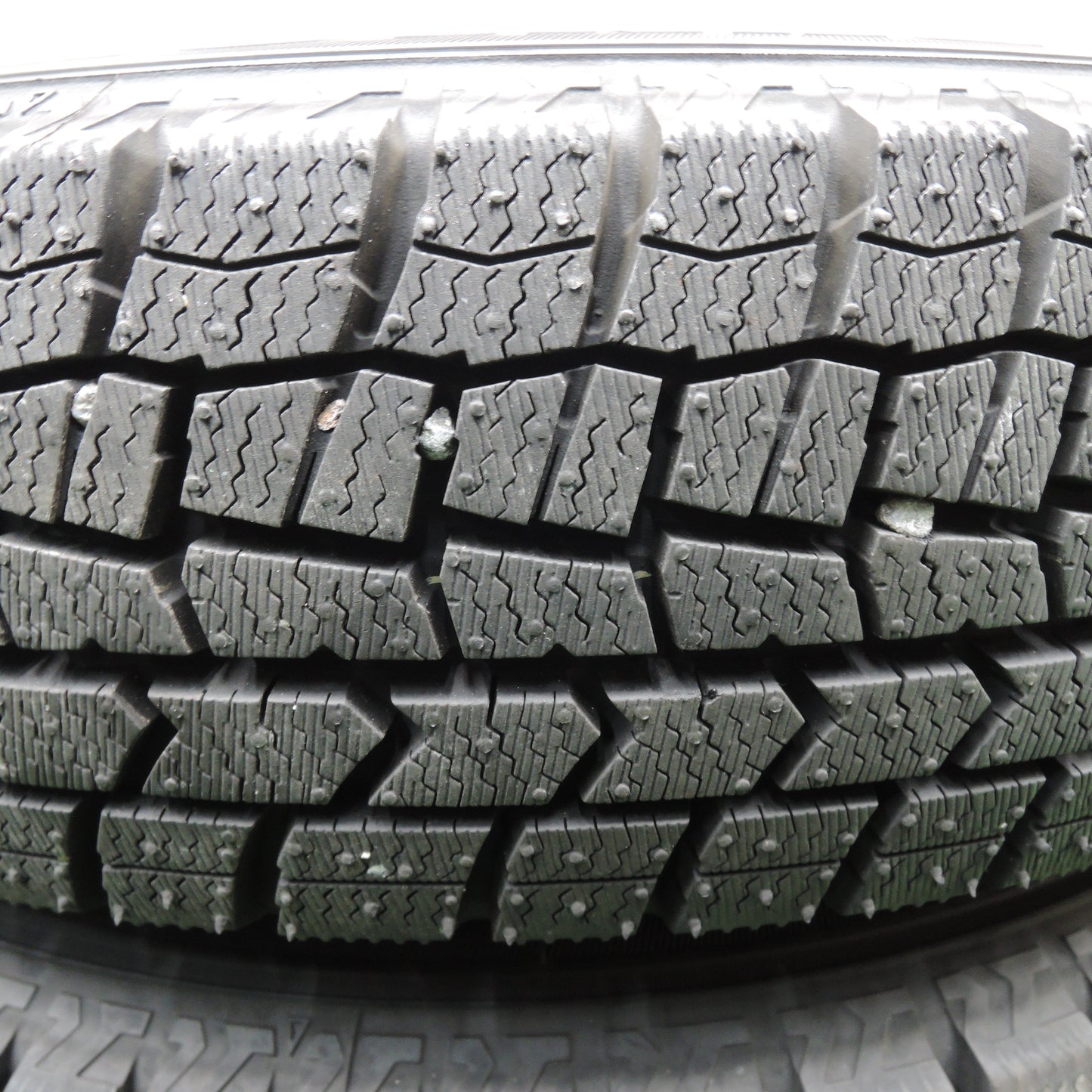 *送料無料*バリ溝！22年！ほぼ10分★スタッドレス 145/80R13 ダンロップ ウインターマックス WM02 Exceeder エクシーダー PCD100/4H★3111506SYス
