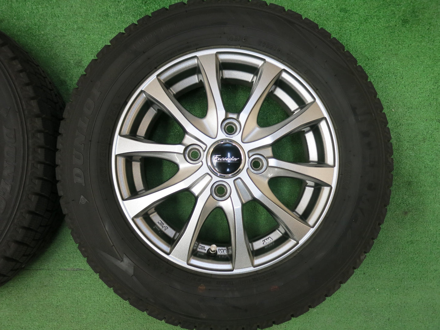 [送料無料]バリ溝！22年！綺麗！ほぼ10分★スタッドレス 145/80R13 ダンロップ ウインターマックス WM02 Exceeder エクシーダー 13インチ PCD100/4H★3031003ヒス