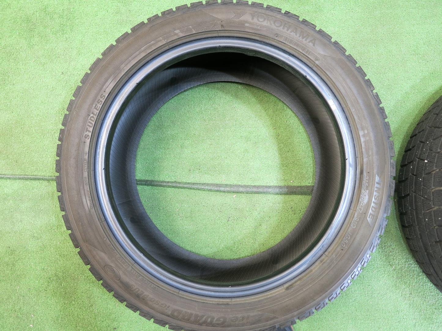 [送料無料]バリ溝！9.5分★スタッドレス 215/50R17 ヨコハマ アイスガード iG50 プラス タイヤ 17インチ レヴォーグ プリウスα アテンザ 等★2061005Hスタ
