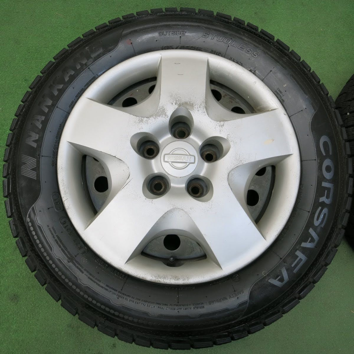 [送料無料]バリ溝！9.5分★日産 セレナ 純正 スチール 195/65R15 スタッドレス ナンカン CORSAFA 15インチ PCD114.3/5H★3100915イス