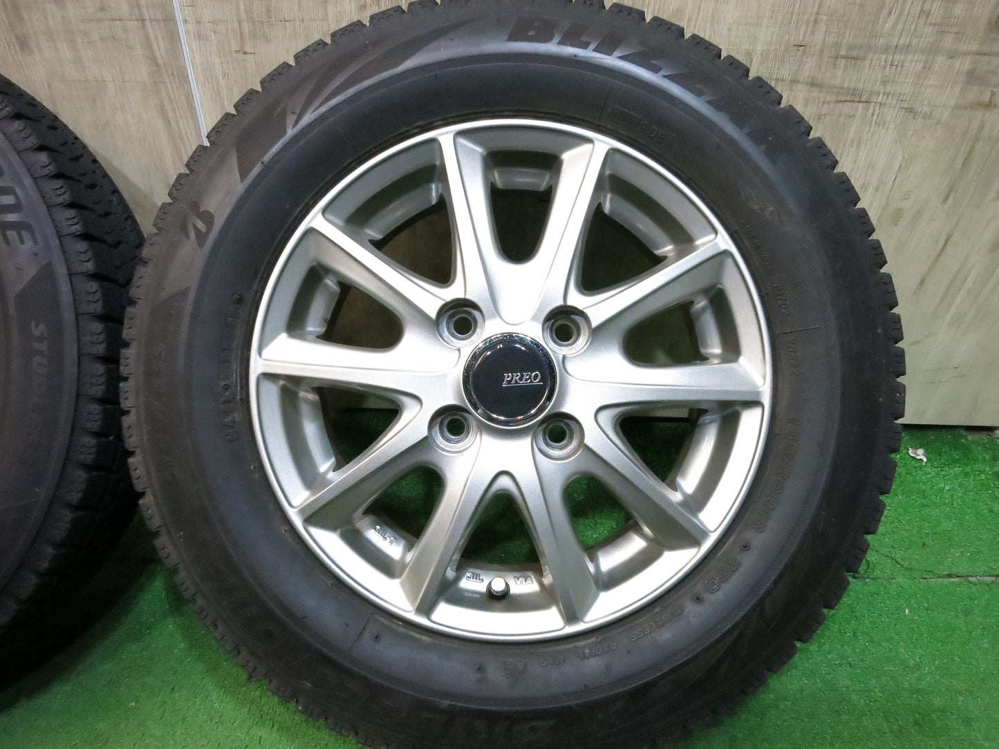 [送料無料]キレイ！18年★スタッドレス 145/80R13 ブリヂストン ブリザック VRX2 PREO 社外 アルミ 13インチ PCD100/4H★2121403Hス