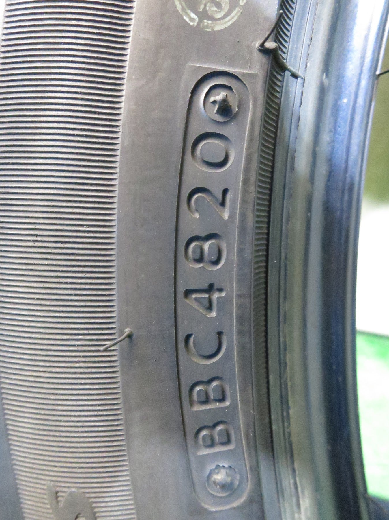 [送料無料]バリ溝！20年！9.5分★スタッドレス 225/45R18 ブリヂストン ブリザック VRX2 タイヤ 18インチ クラウン マークX プリウスα 等★2122806Hスタ