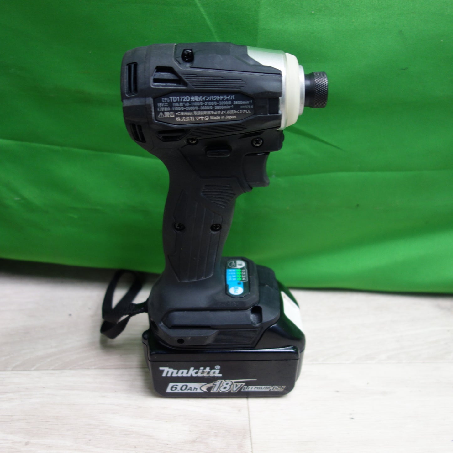 [送料無料] バッテリ2個付き☆makita マキタ 充電式 インパクト ドライバー TD172DRGXB 18v バッテリ BL1860B 6.0Ah ブラック DIY 工具☆