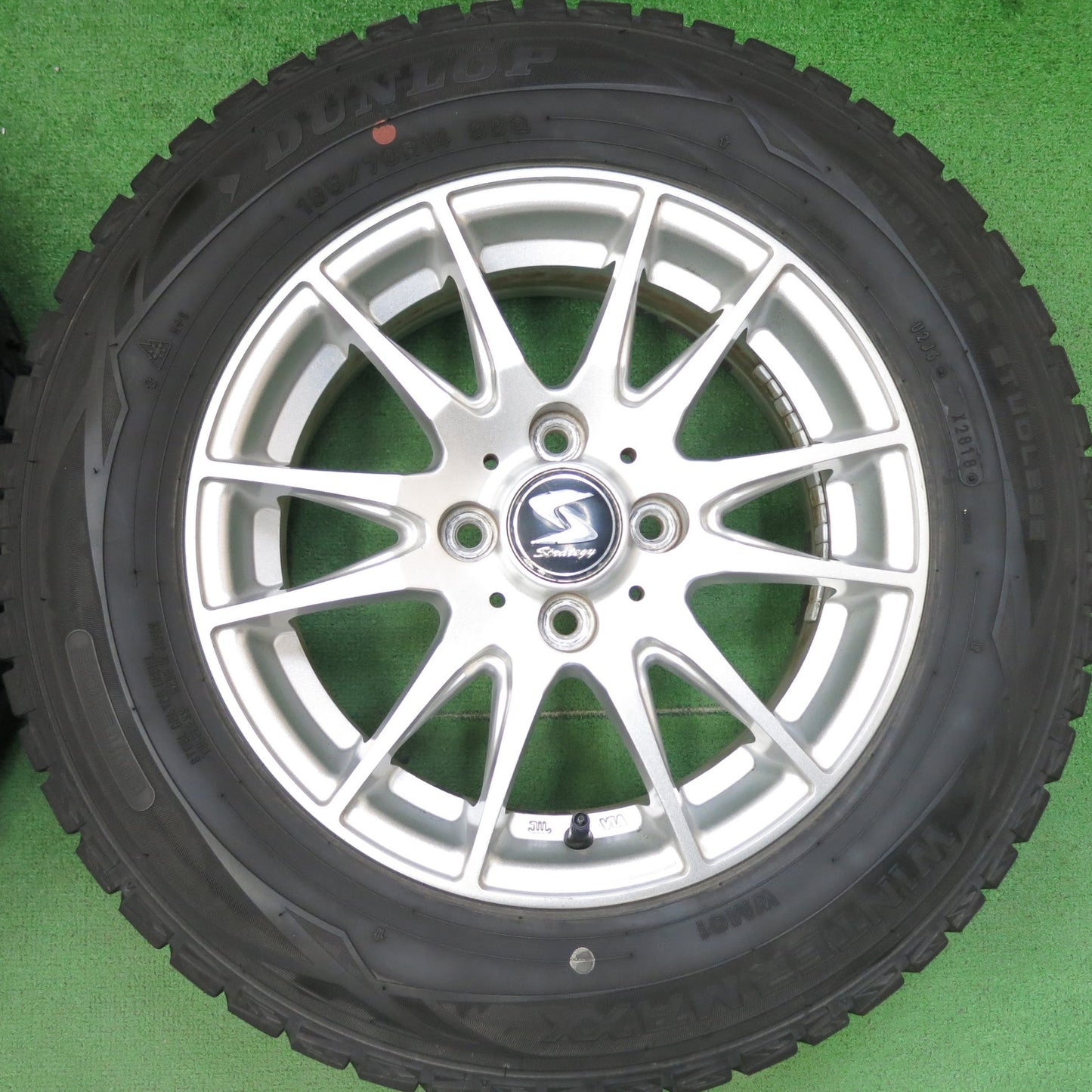 [送料無料]バリ溝！9分★スタッドレス 185/70R14 ダンロップ ウインターマックス WM01 Strategy ストラテジー 14インチ PCD100/4H★3042901ヒス