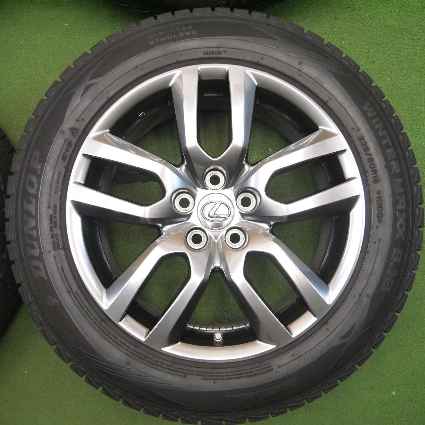 [送料無料]バリ溝！19年！キレイ！9分★レクサス NX バージョンL 純正 225/60R18 スタッドレス ダンロップ ウインターマックス SJ8 PCD114.3/5H★3071701KKス