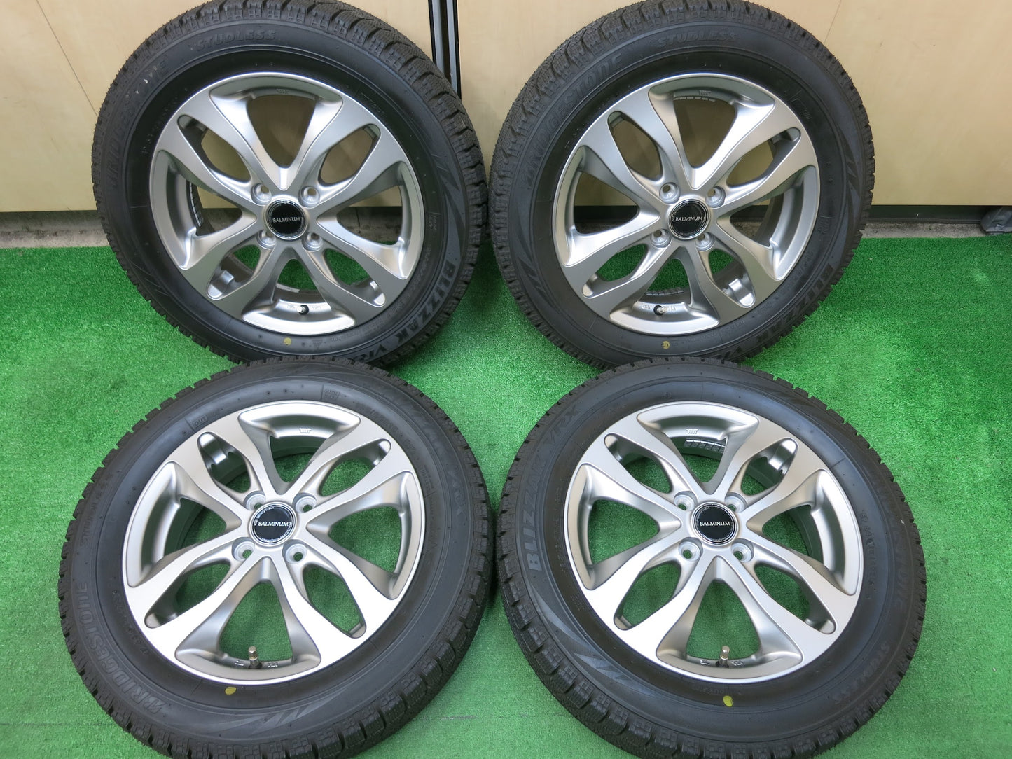 [送料無料]未使用！20年★スタッドレス 165/65R15 ブリヂストン ブリザック VRX BALMINUM バルミナ 15インチ PCD100/4H★3011004ヒス