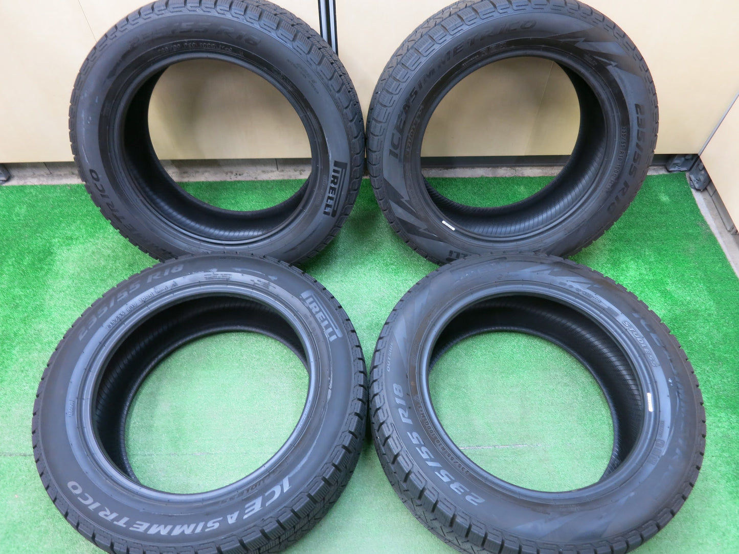 [送料無料]バリ溝！21年！9.5分以上★スタッドレス 235/55R18 ピレリ アイスアシンメトリコ タイヤ 18インチ レクサス RX NX ハリアー RAV4 等★2121703ヒスタ