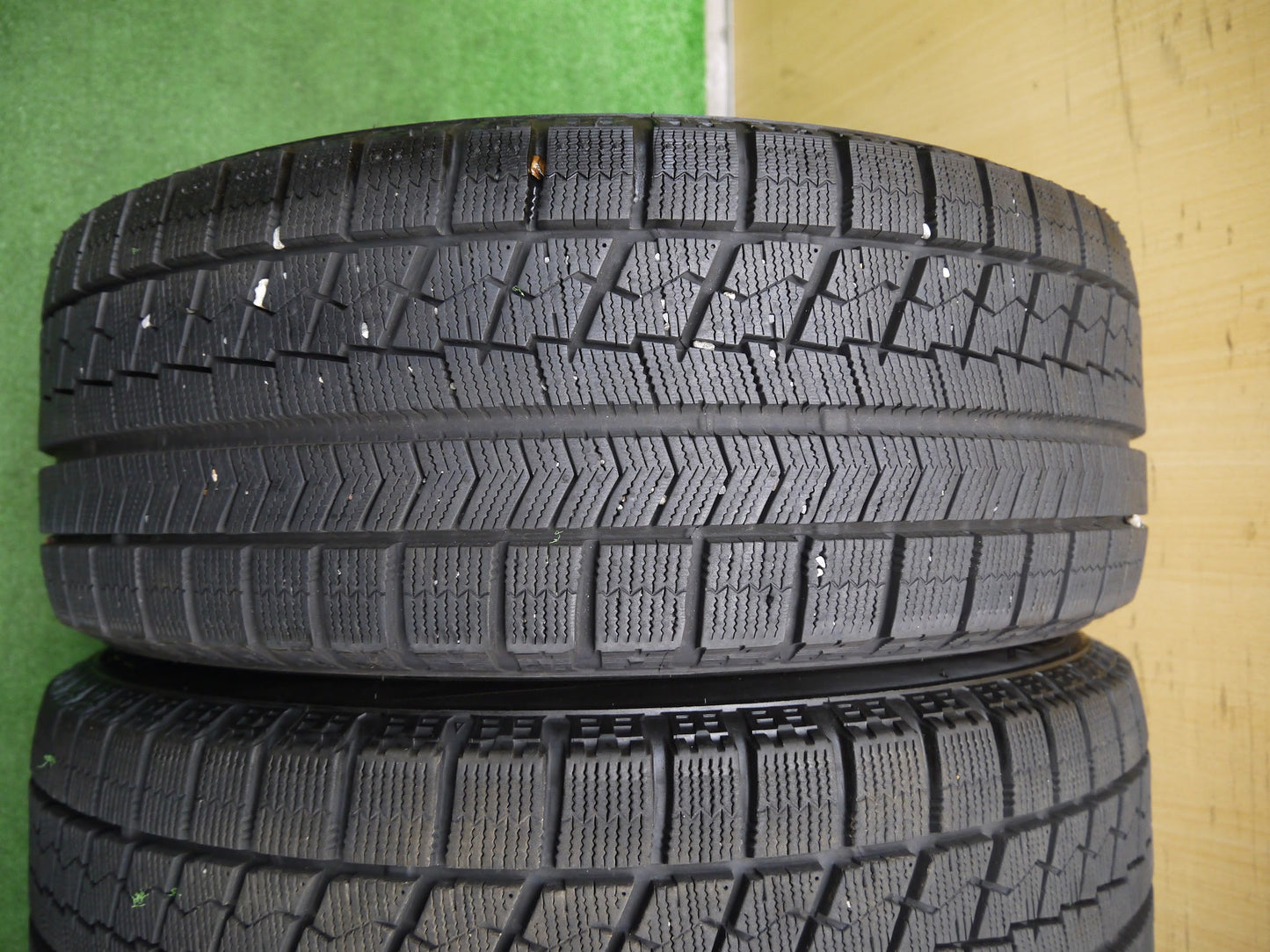 [送料無料]バリ溝！20年！ほぼ10分★ワーゲン ベンツ 等 TECMAG 205/55R16 スタッドレス ブリヂストン ブリザック VRX テクマグ PCD112/5H★2092103アス