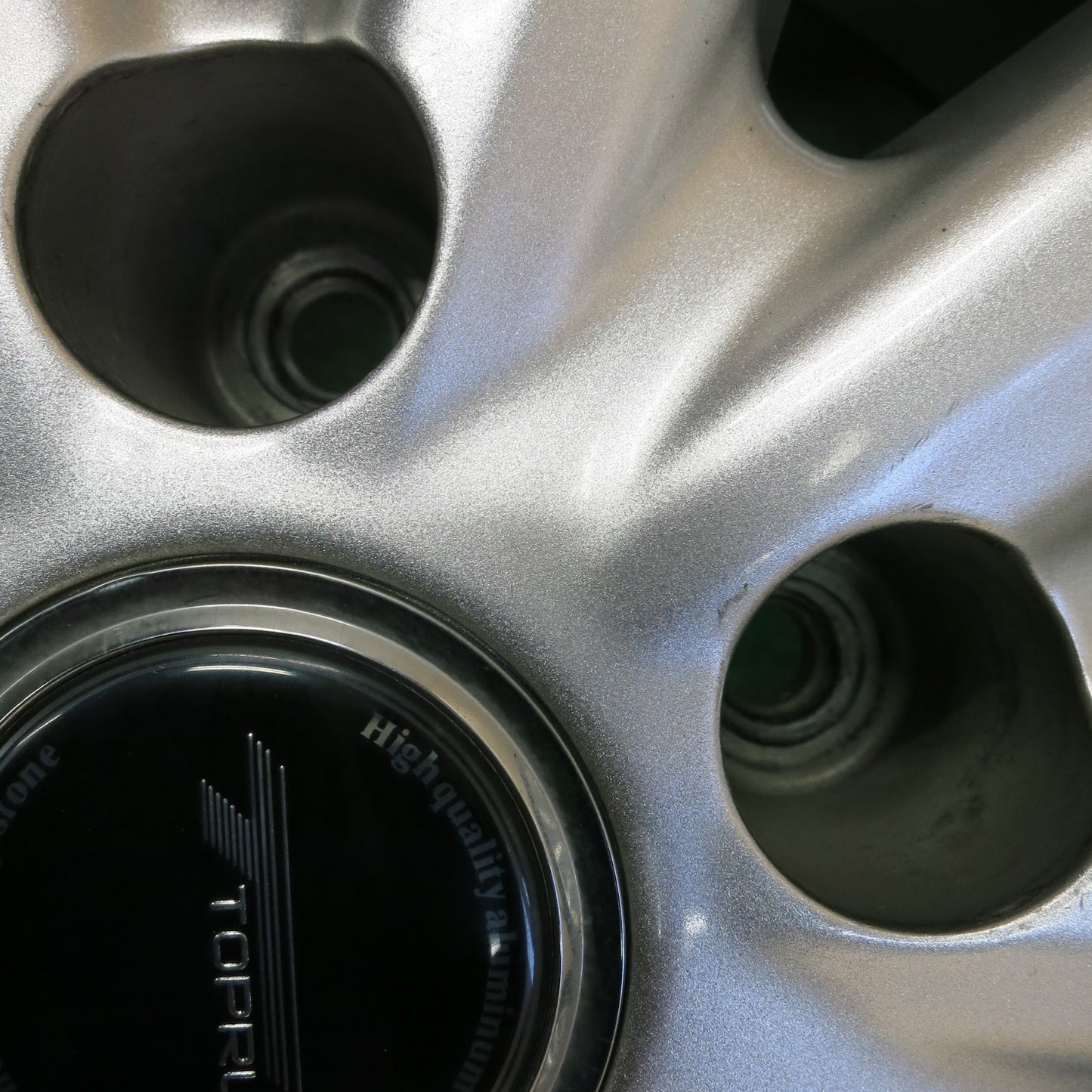 [送料無料]バリ溝！21年！キレイ！9.5分以上★スタッドレス 205/60R16 ヨコハマ アイスガード iG60 TOPRUN トップラン 16インチ PCD114.3/5H★3031504ヒス