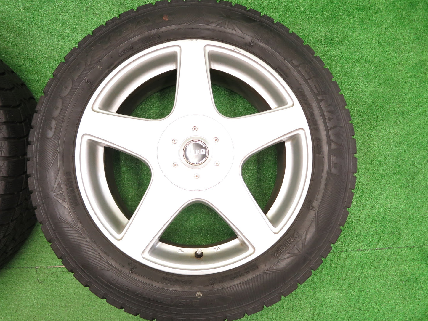 [送料無料]バリ溝！19年！9.5分★スタッドレス 215/60R17 グッドイヤー アイスナビ6 GIRO 17インチ PCD100 114.3/5H★2090201ヒス