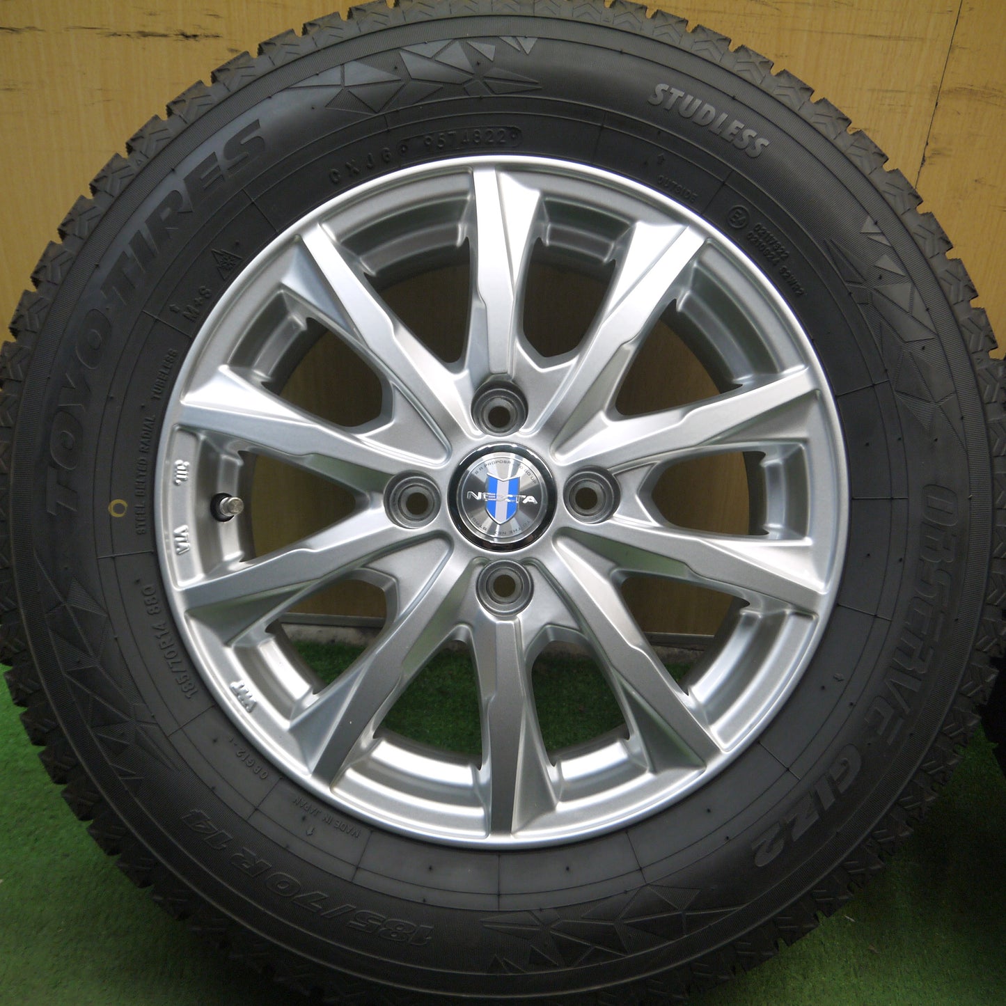 *送料無料*バリ溝！22年！キレイ！ほぼ10分★スタッドレス 185/70R14 トーヨー オブザーブ GIZ2 NEXTA ネクスタ 14インチ PCD100/4H★3121210Hス