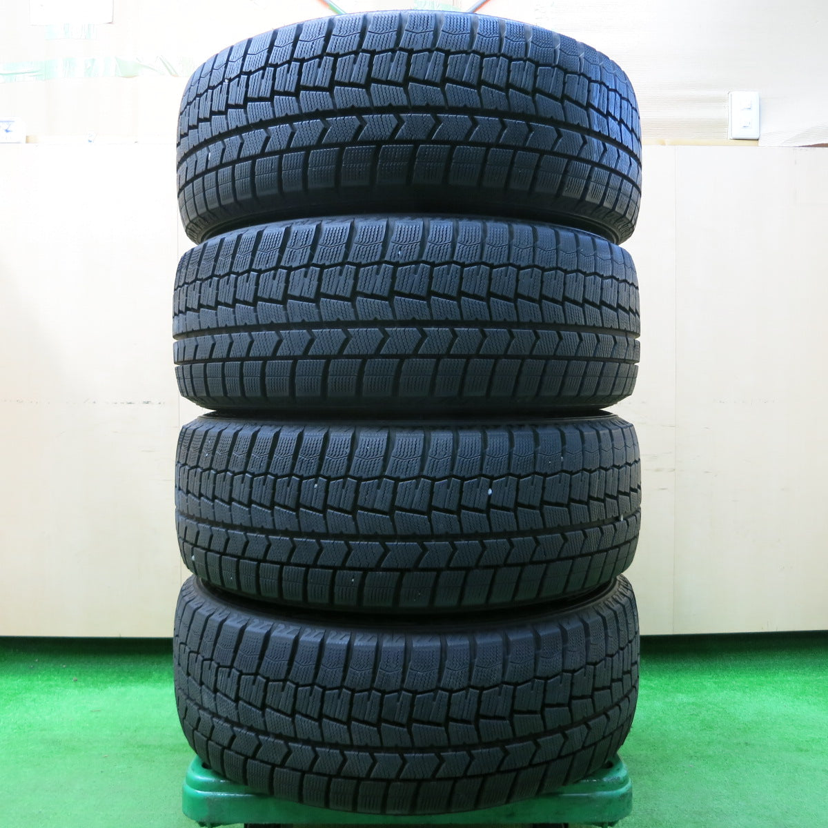 *送料無料*バリ溝！20年！キレイ！9.5分★BMW 等 KELLENERS Sport 225/55R17 スタッドレス ダンロップ ウインターマックス WM02 ケレナーズ PCD112/5H★3122004イス