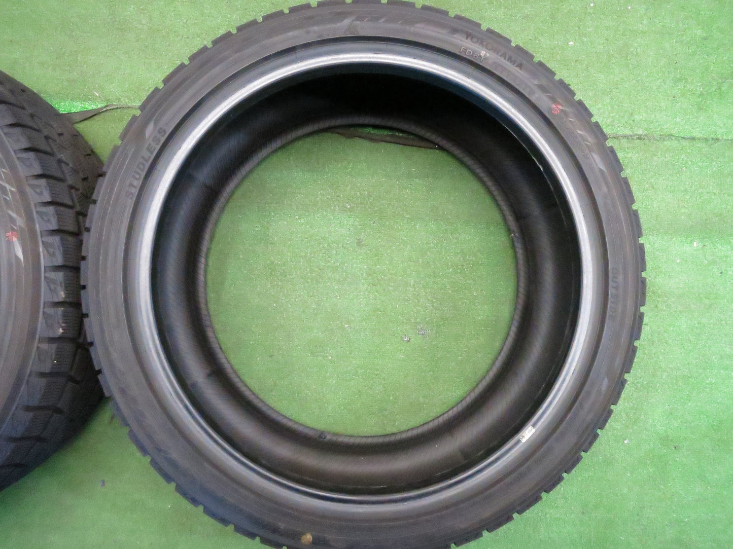 [送料無料]バリ溝！19年！9.5分★スタッドレス 245/40R19 ヨコハマ アイスガード iG60 タイヤ 19インチ ベンツ アウディ BMW スカイライン 等★3011009Hスタ