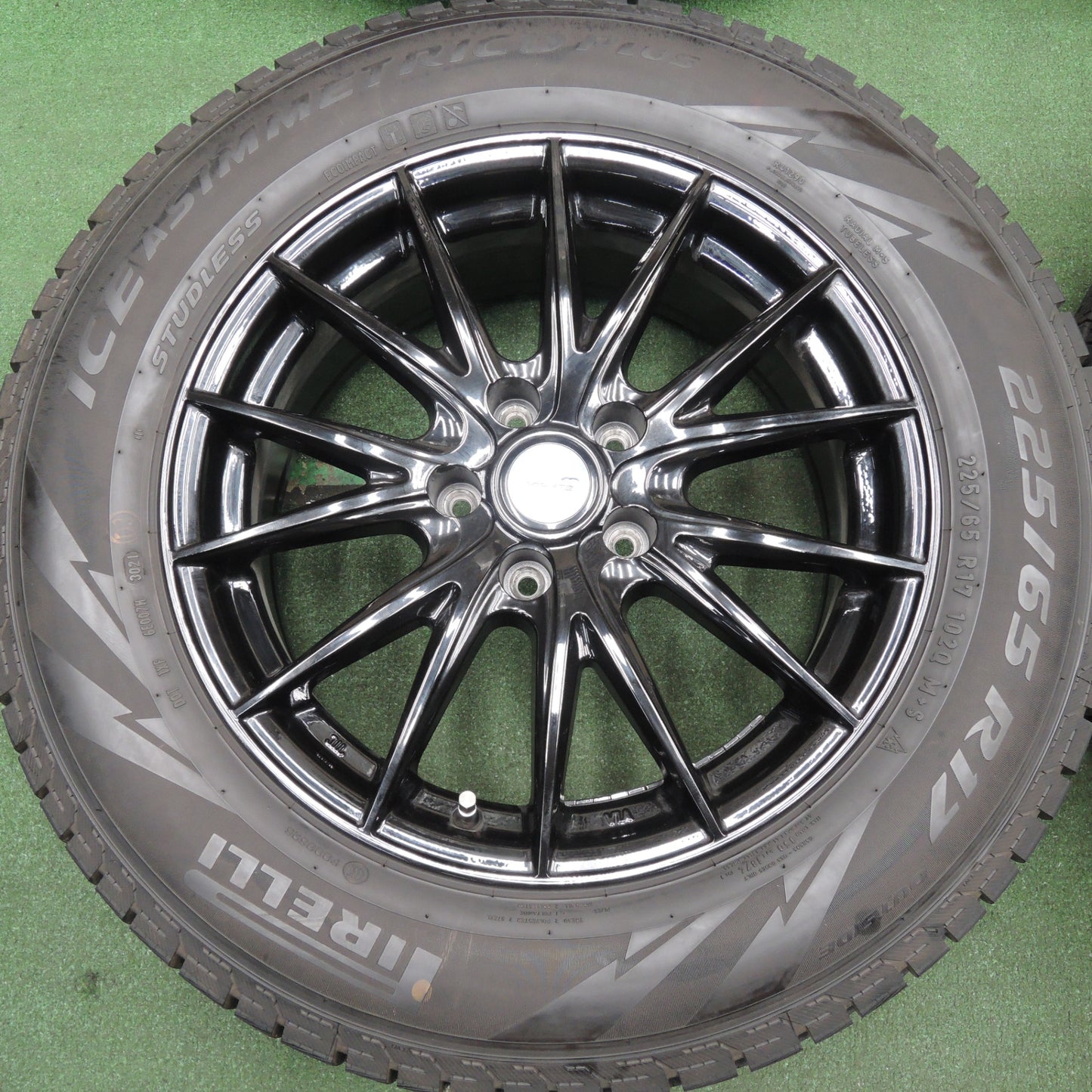 *送料無料* バリ溝！21年！綺麗！9.5分以上★スタッドレス 225/65R17 ピレリ アイスアシンメトリコ プラス VELVA SPORTZ ヴェルヴァ PCD114.3/5H★4030205HAス
