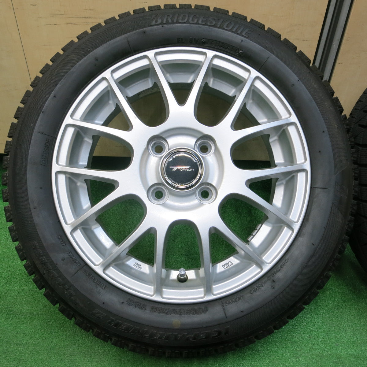 *送料無料*バリ溝！キレイ！ほぼ10分★スタッドレス 155/65R14 ブリヂストン アイスパートナー2 TOPRUN トップラン 14インチ PCD100/4H★3121905イス