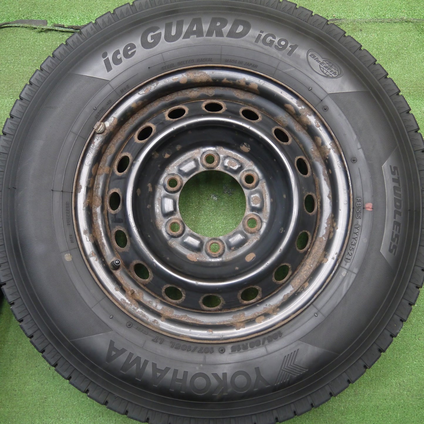 [送料無料]バリ溝！21年！9.5分★トヨタ ハイエース 純正 スチール 195/80R15 107/105L スタッドレス ヨコハマ アイスガード iG91 PCD139.7/6H★3070308Hス