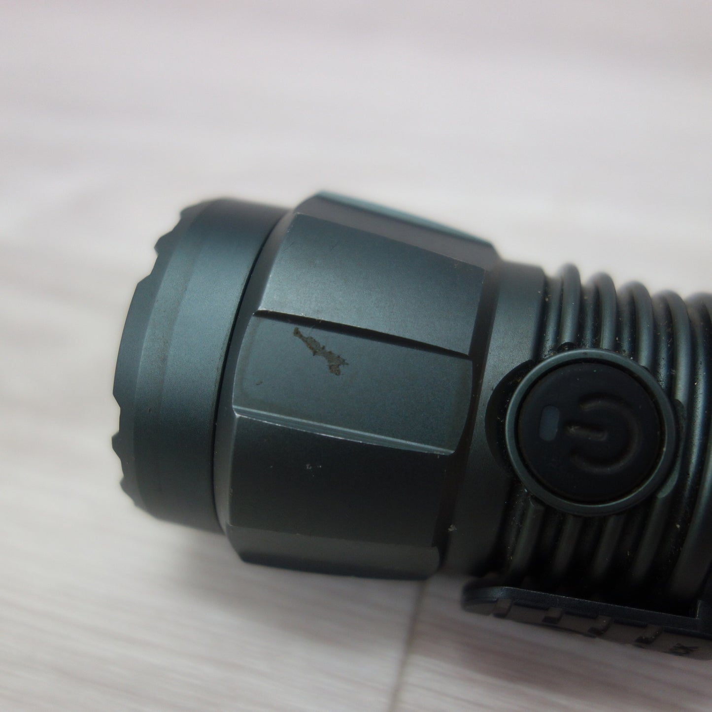 [送料無料] キレイ☆GENTOS ジェントス 充電式 LED ライト UT-1900R LED 懐中電灯☆