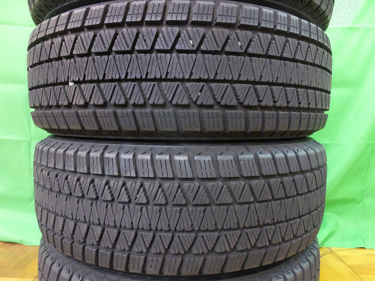 [送料無料]バリ溝！19年製！9.5分★スタッドレス ブリザック DM-V3 225/65R17 ブリヂストン 17インチ タイヤ ハリアー CX-3 CX-8 ヴァンガード 等★1122112ヒスタ
