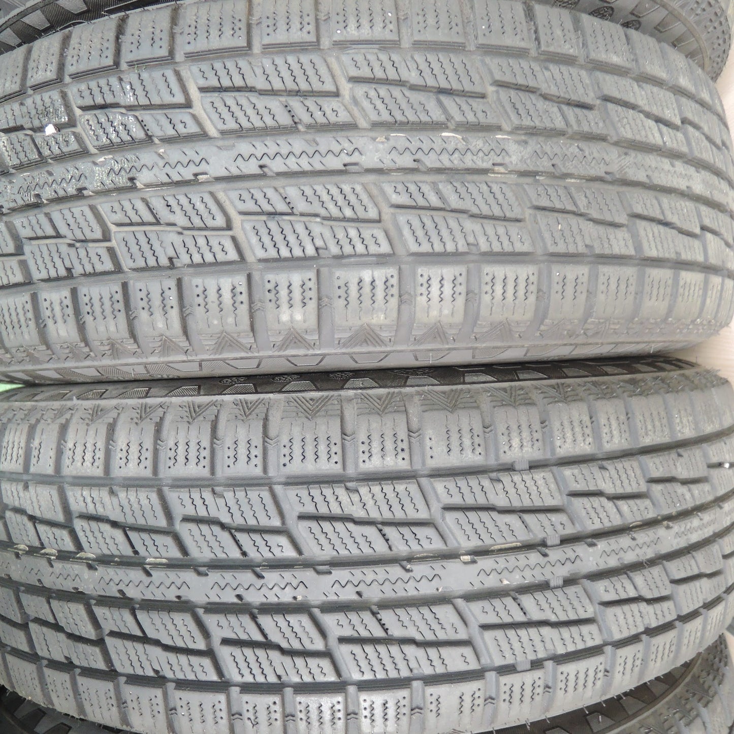 [送料無料]バリ溝！キレイ！9.5分★スタッドレス 175/65R15 フェデラル ヒマラヤ ICEO AXEL アクセル 15インチ PCD100/4H★3101913TNス