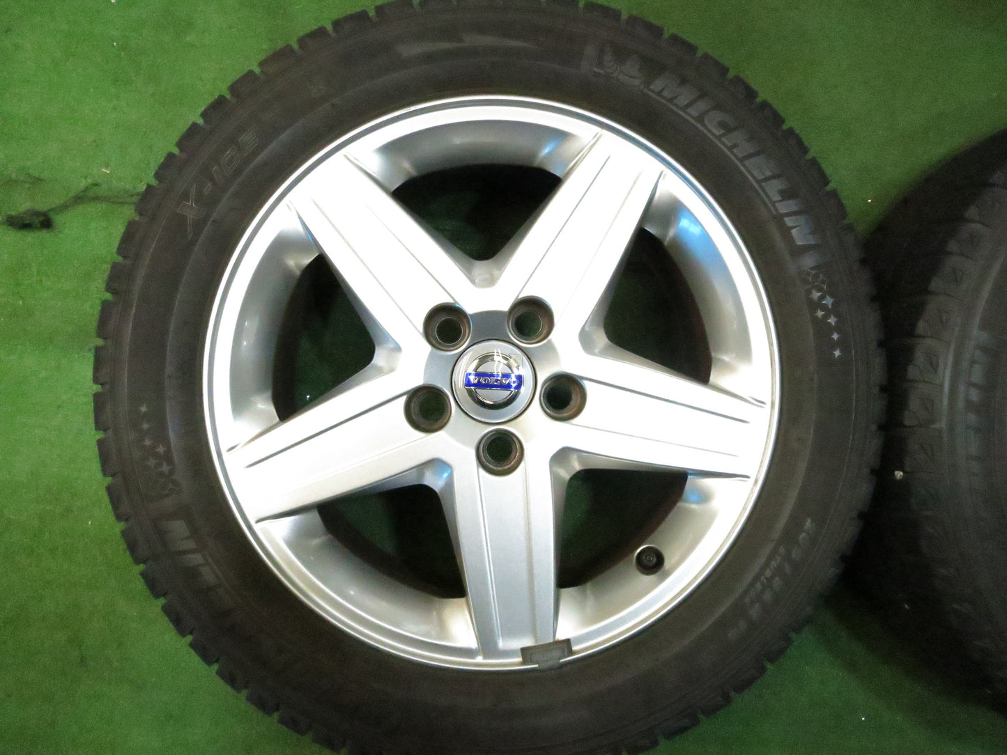 [送料無料]キレイ★ボルボ 純正 Cyrex セリックス 205/55R16 スタッドレス ミシュラン X-ICE XI2 16インチ PCD108/5H★3012009Hス