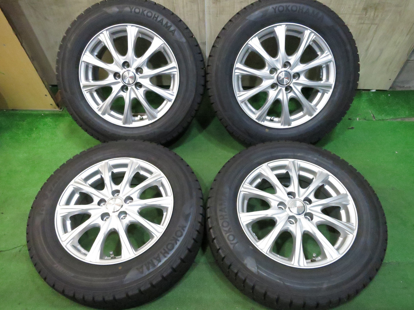 [送料無料]超バリ溝！18年！キレイ！ほぼ10分★スタッドレス 195/65R15 ヨコハマ アイスガード iG50 プラス JOKER ジョーカー 15インチ PCD100/5H★2122310Hス