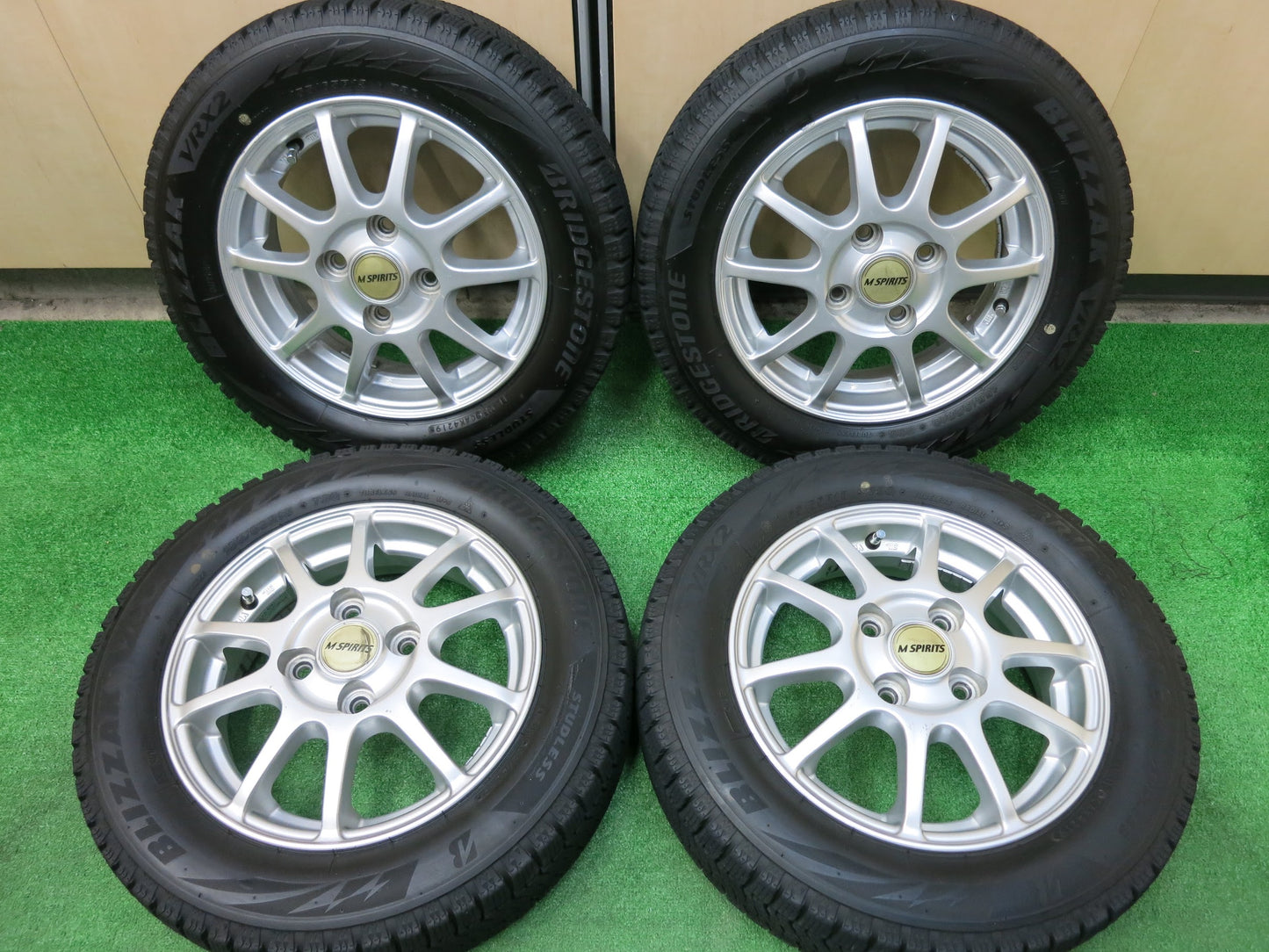 [送料無料]バリ溝！19年！8.5分★スタッドレス 155/65R13 ブリヂストン ブリザック VRX2 M SPIRITS 13インチ PCD100/4H★2120607ヒス