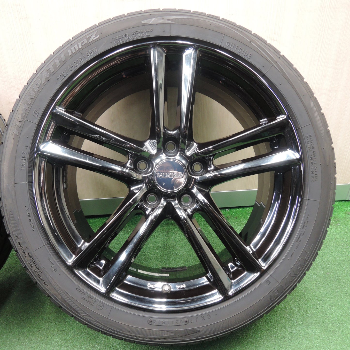 *送料無料* バリ溝！9.5分★225/45R18 BALMINUM バルミナ トーヨー トランパス MPZ 18インチ PCD114.3/5H★4022402NJノ