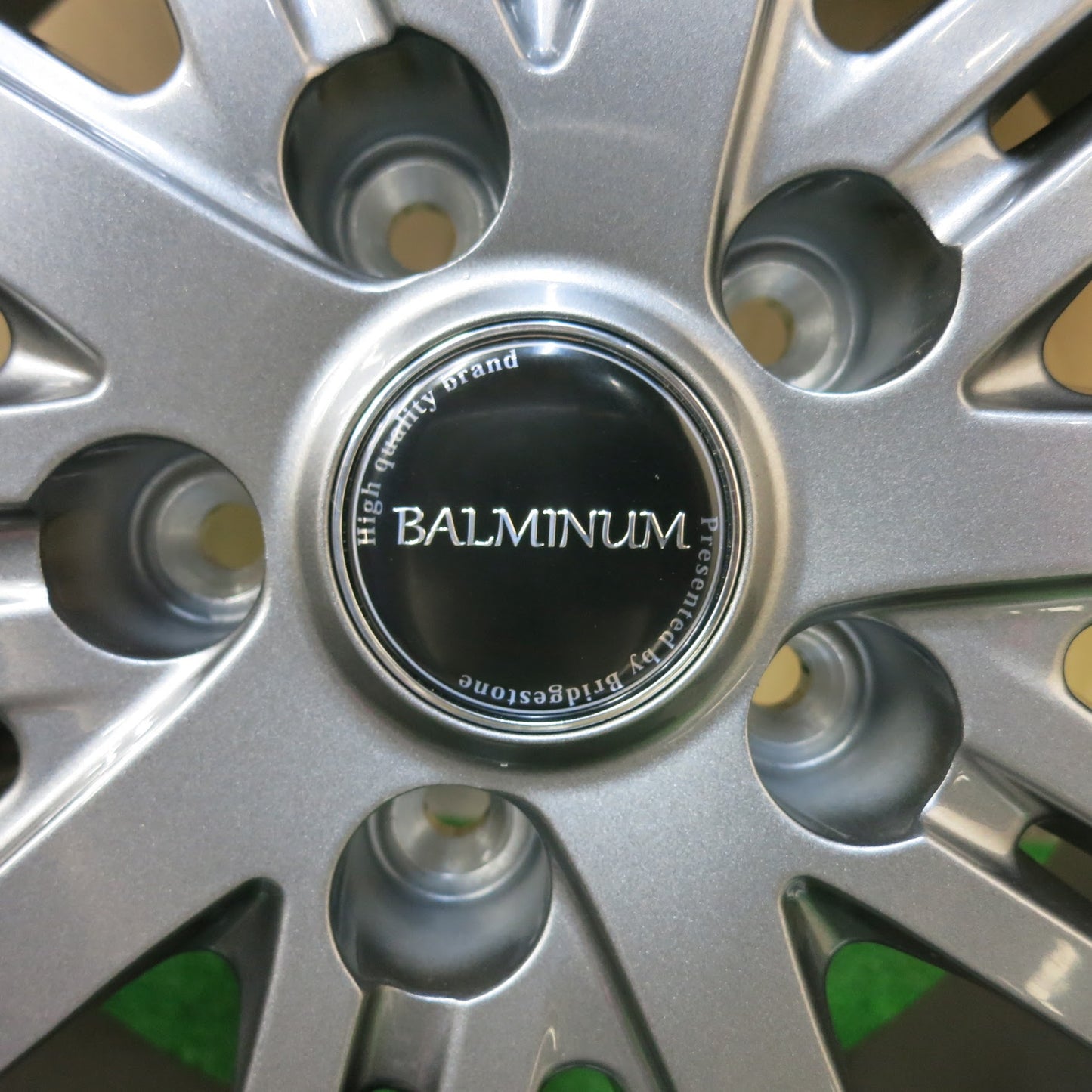 [送料無料]未使用！21年★スタッドレス 225/60R18 ブリヂストン ブリザック DM-V3 BALMINUM バルミナ 18インチ PCD114.3/5H★3032502ヒス