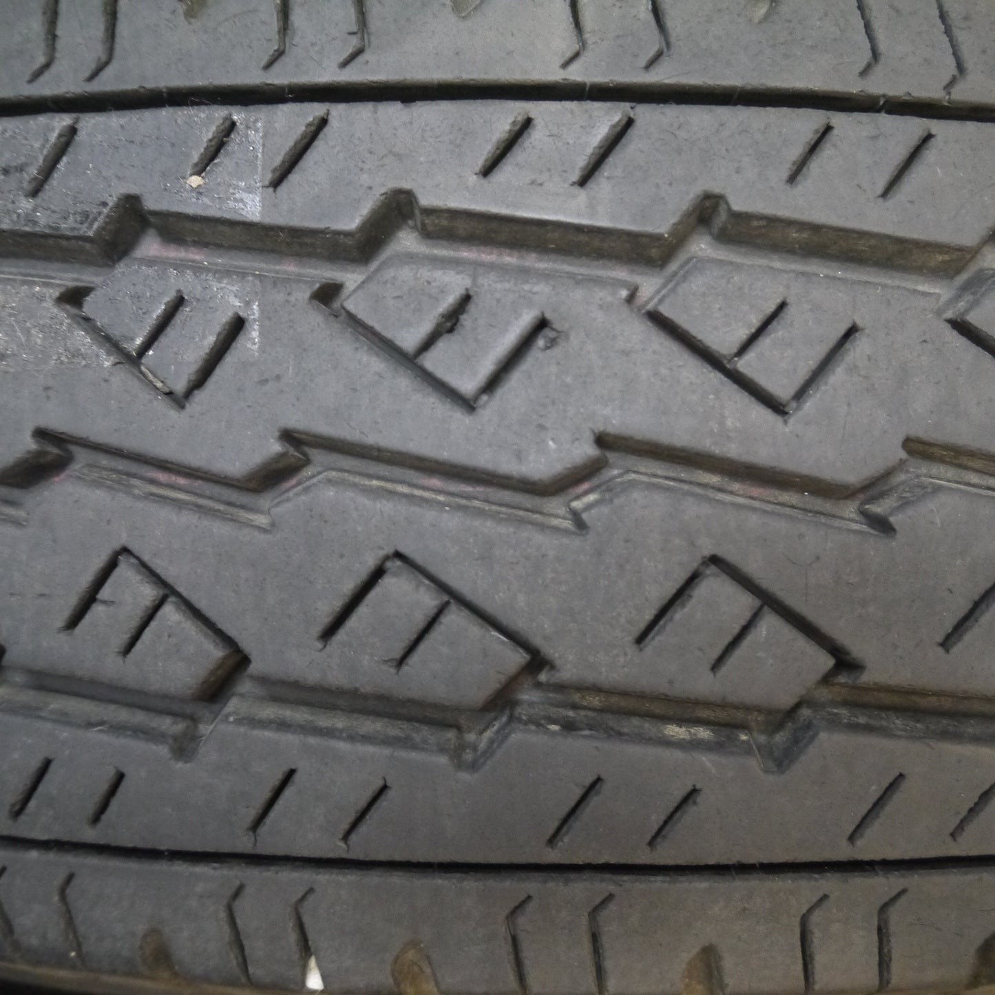 *送料無料*バリ溝！21年！キレイ！9.5分★ハイエース 等 195/80R15 ブリヂストン V600 KAZERA H301 MONZA 15インチ PCD139.7/6H★3120801Hノ