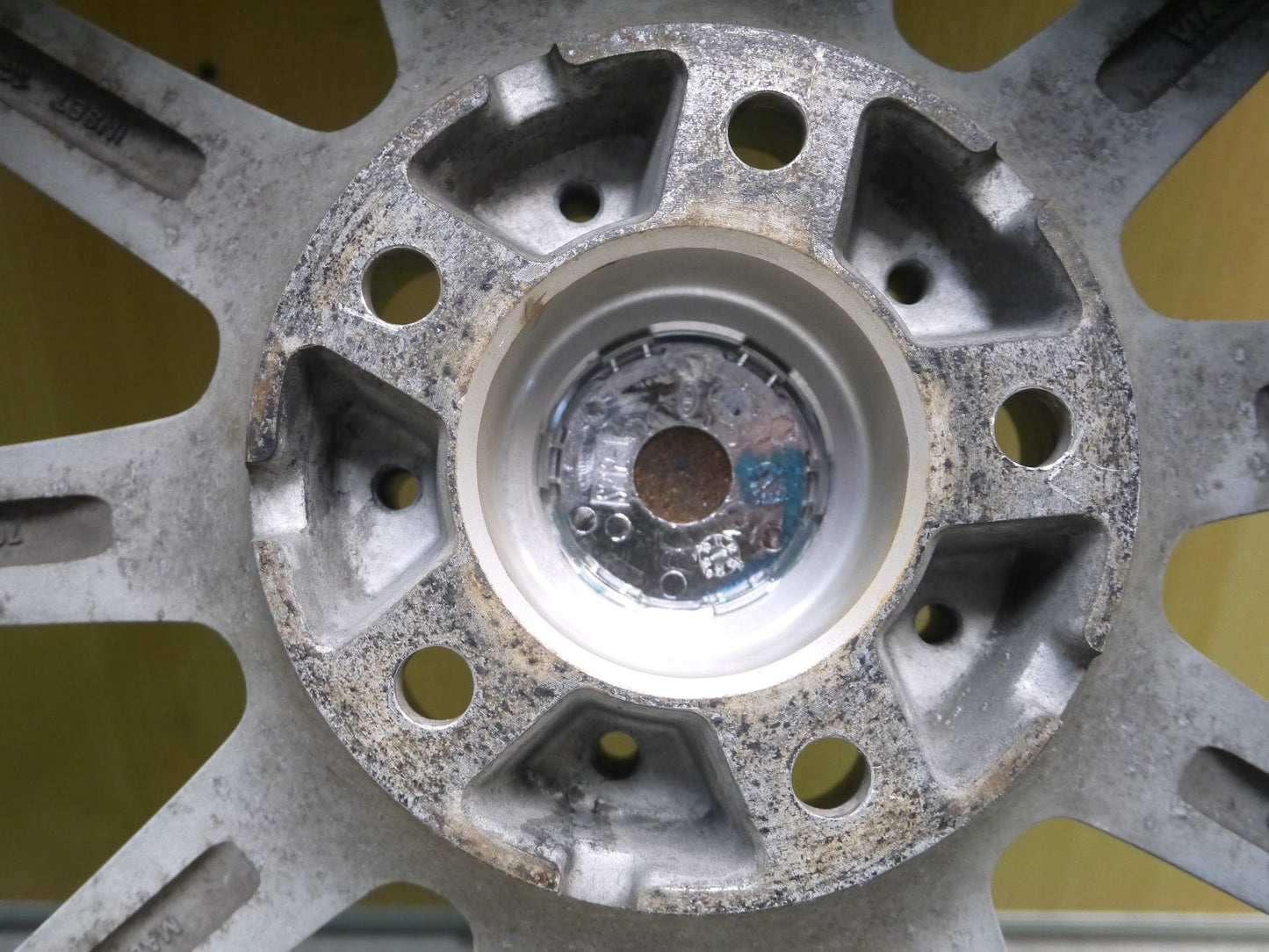 [送料無料]バリ溝！21年！キレイ！9.5分★スタッドレス 225/65R17 ブリヂストン ブリザック DM-V3 WAREN HOTSTUFF ヴァーレン 17インチ PCD114.3/5H★3021503クス