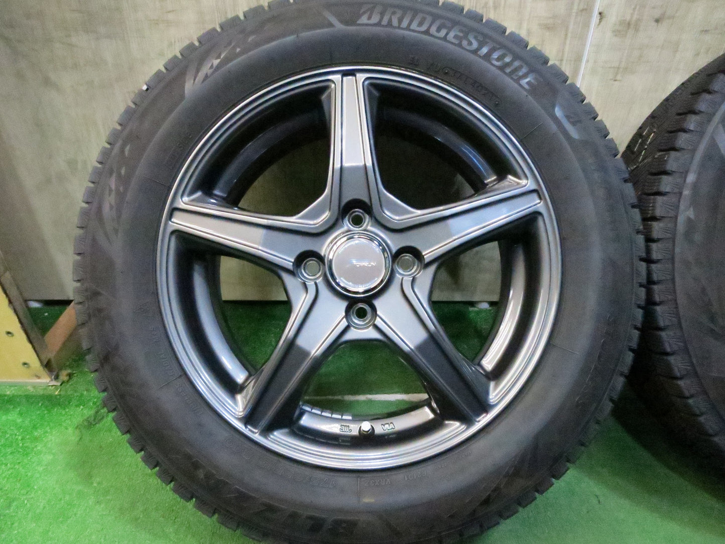 [送料無料]バリ溝！21年！キレイ！9.5分以上★スタッドレス 175/65R15 ブリヂストン ブリザック VRX3 TOPRUN トップラン 15インチ PCD100/4H★3030104Hス