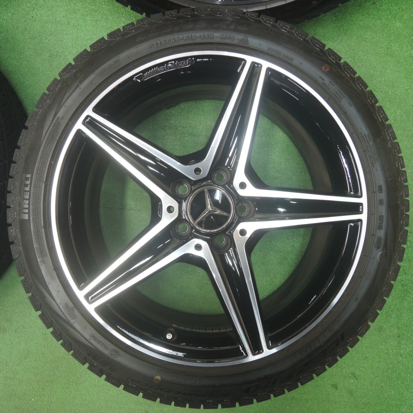 [送料無料] バリ溝！22年！9.5分以上★ベンツ Cクラス W205 純正 AMG 225/45R18 スタッドレス ピレリ ICE ZERO PCD112/5H★4010907SYス