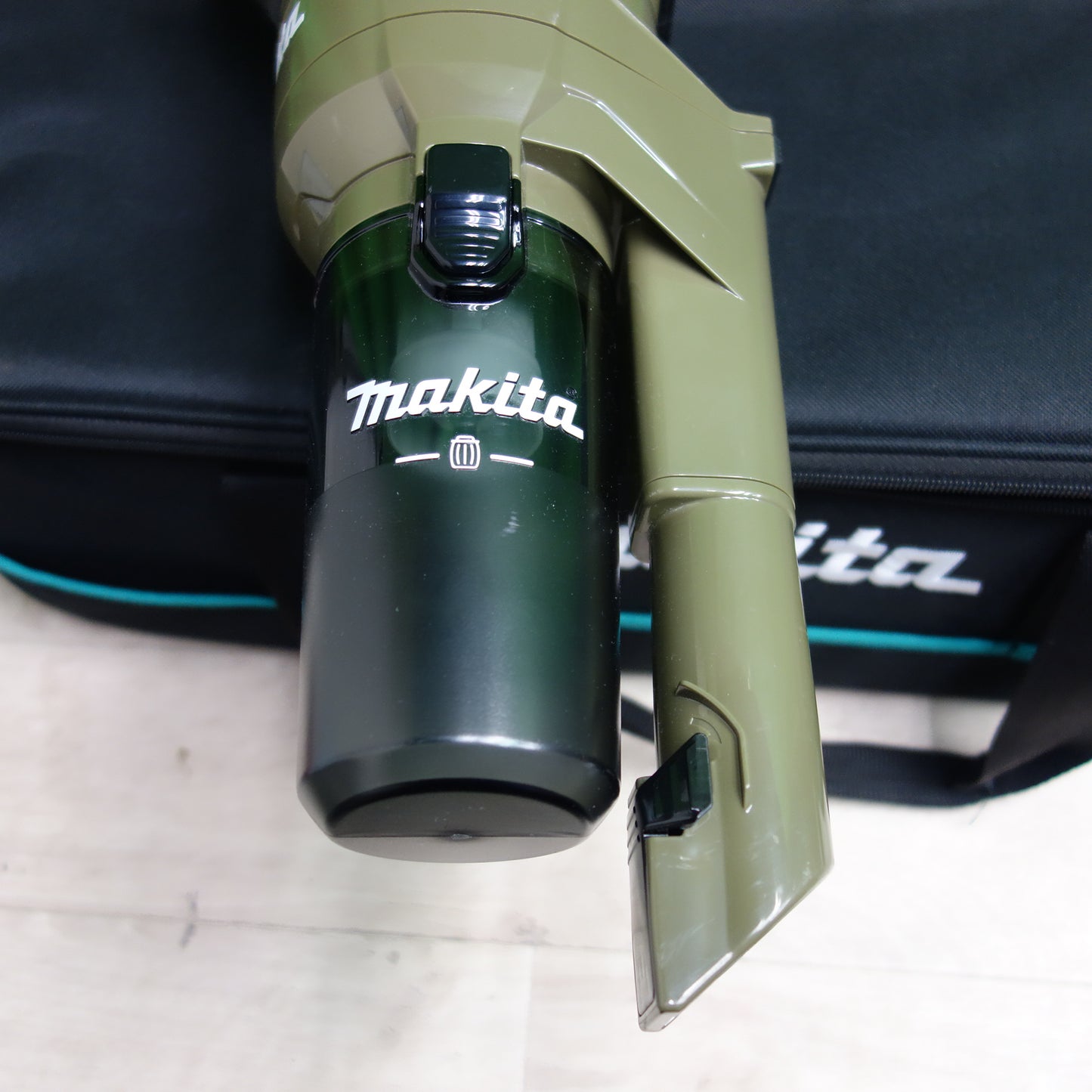 *送料無料*美品！付属品付☆マキタ 充電式 クリーナー CL286FD 掃除機☆
