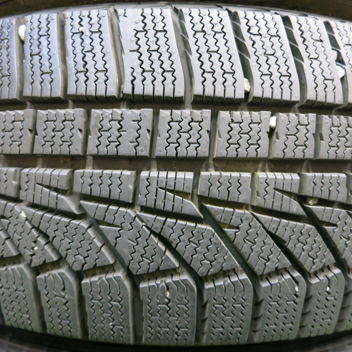 *送料無料*バリ溝！21年！キレイ！ほぼ10分★スタッドレス 205/60R16 ハンコック ウインターアイセプト IZ2A 社外 アルミ 16インチ PCD114.3/5H★4011706イス