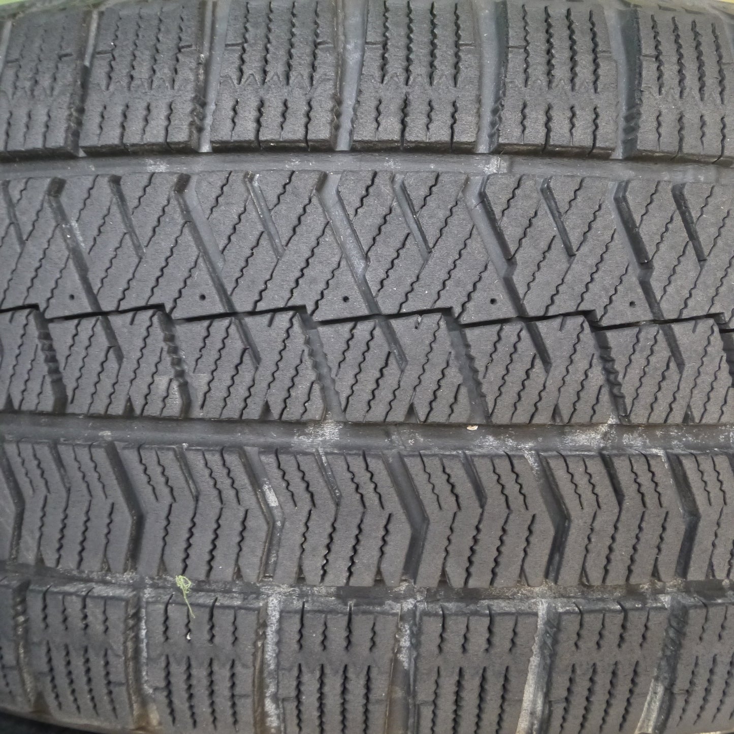 *送料無料*バリ溝！キレイ！9.5分★スバル レヴォーグ 純正 215/50R17 スタッドレス ブリヂストン ブリザック VRX2 17インチ PCD114.3/5H★3112906Hス