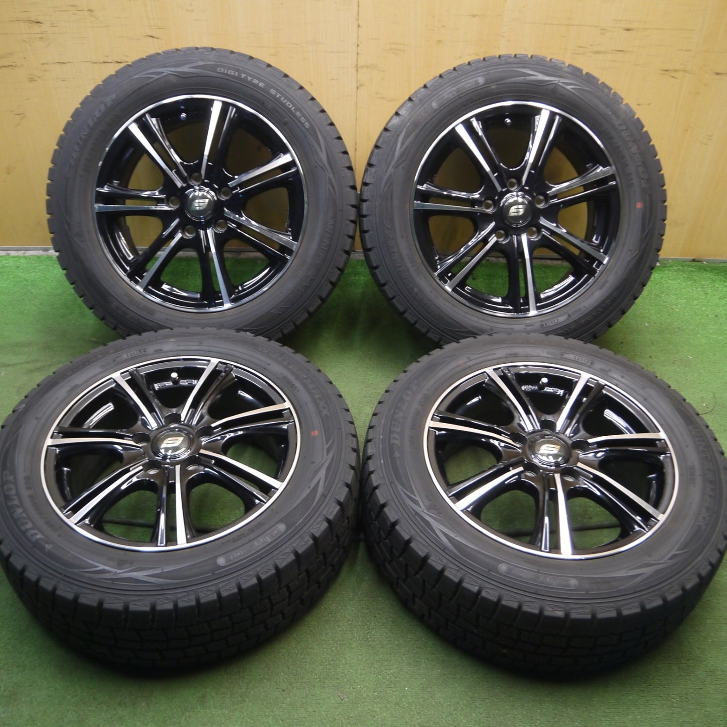 *送料無料*バリ溝！9.5分★スタッドレス 205/60R16 ダンロップ ウインターマックス WM01 STRANGER ストレンジャー 16インチ PCD114.3/5H★4012908Hス