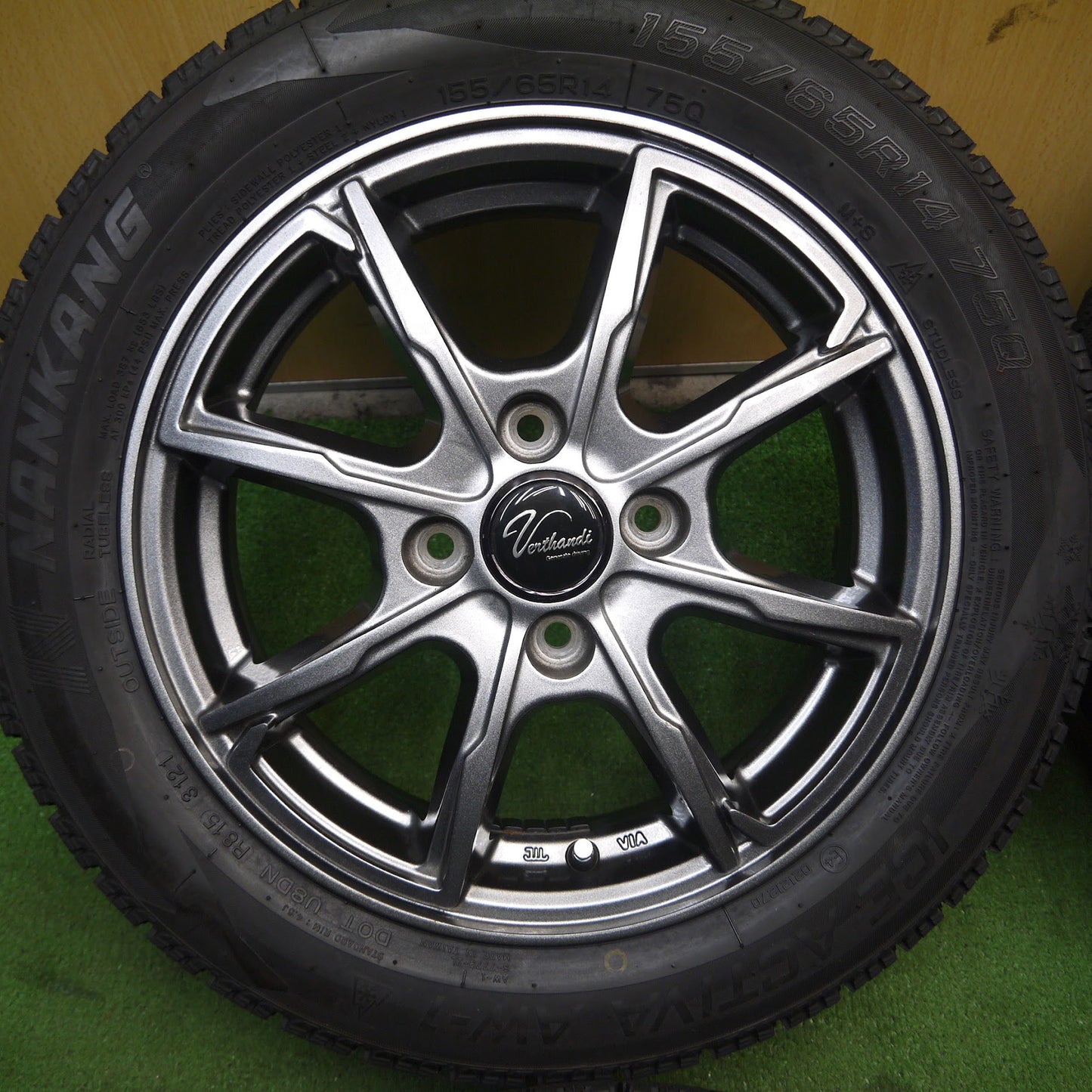 [送料無料]バリ溝！21年！綺麗！ほぼ10分★スタッドレス 155/65R14 ナンカン アイスアクティバ AW-1 Verthandi ヴェルザンディ 14インチ PCD100/4H★3071504KAス