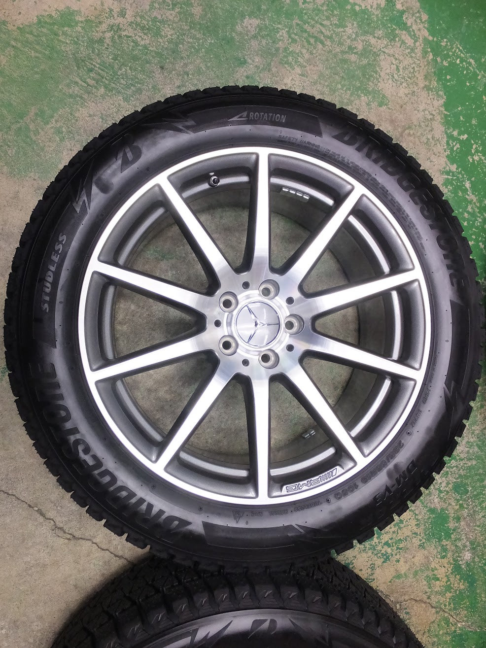 [送料無料]未使用！19年製★ベンツ GLC 純正 オプション AMG 235/55R19 スタッドレス ブリヂストン ブリザック DM-V3 19インチ PCD112/5H★