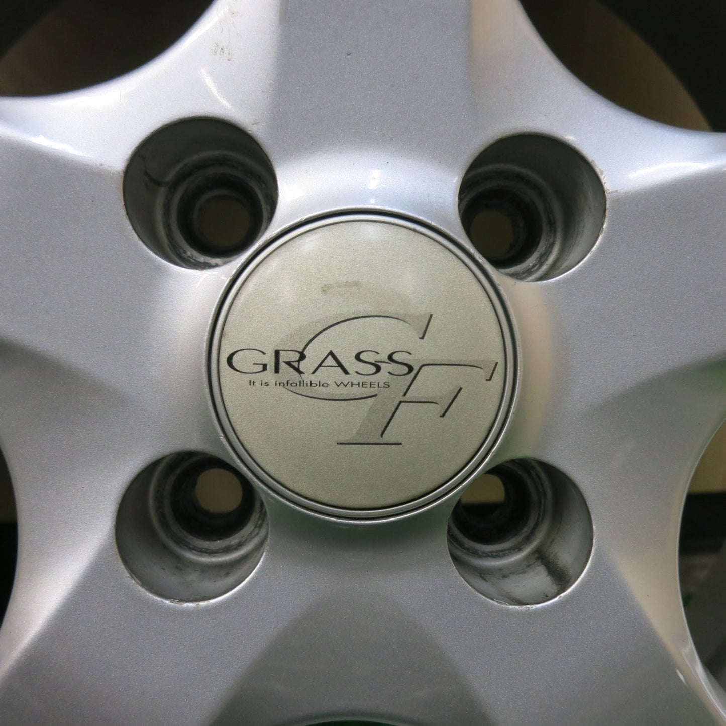 [送料無料]バリ溝！21年！9.5分★三菱 アイ 145/65R15 175/55R15 スタッドレス ブリヂストン ブリザック VRX3 GRASS GF グラス 15インチ PCD100/4H★3042501ヒス