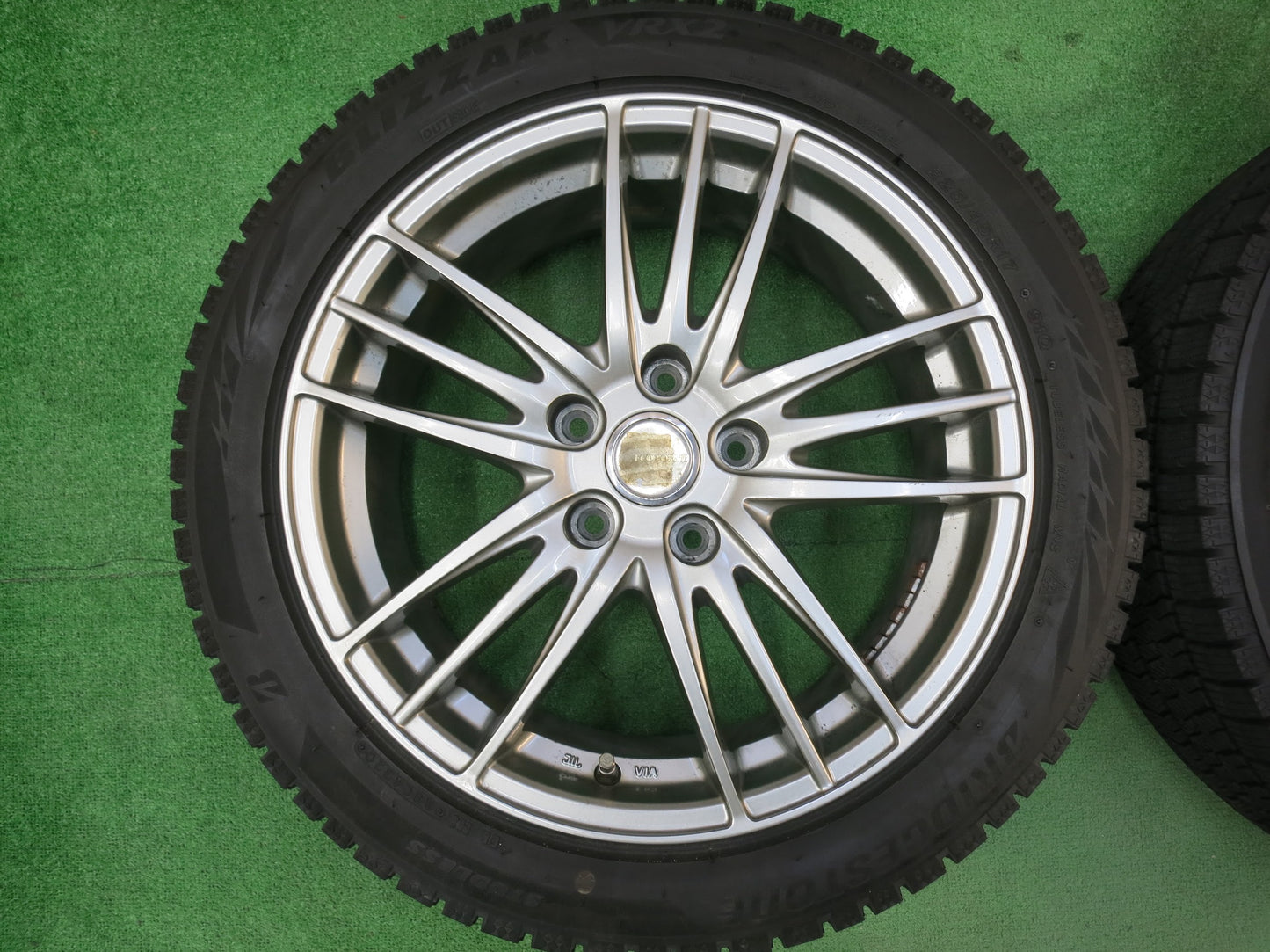 [送料無料]バリ溝！20年！9.5分★スタッドレス 225/45R17 ブリヂストン ブリザック VRX2 ECO FORME エコフォルム 17インチ PCD114.3/5H★3022206ヒス