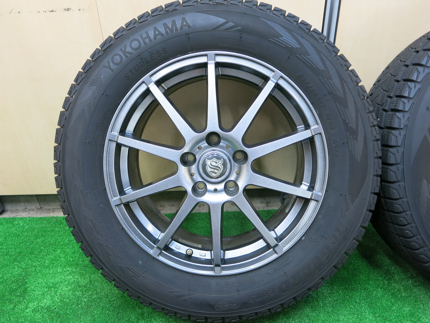 [送料無料]バリ溝！19年！キレイ！9.5分★スタッドレス 225/65R17 ヨコハマ アイスガード G075 社外 アルミ 17インチ PCD114.3/5H★2100408ヒス