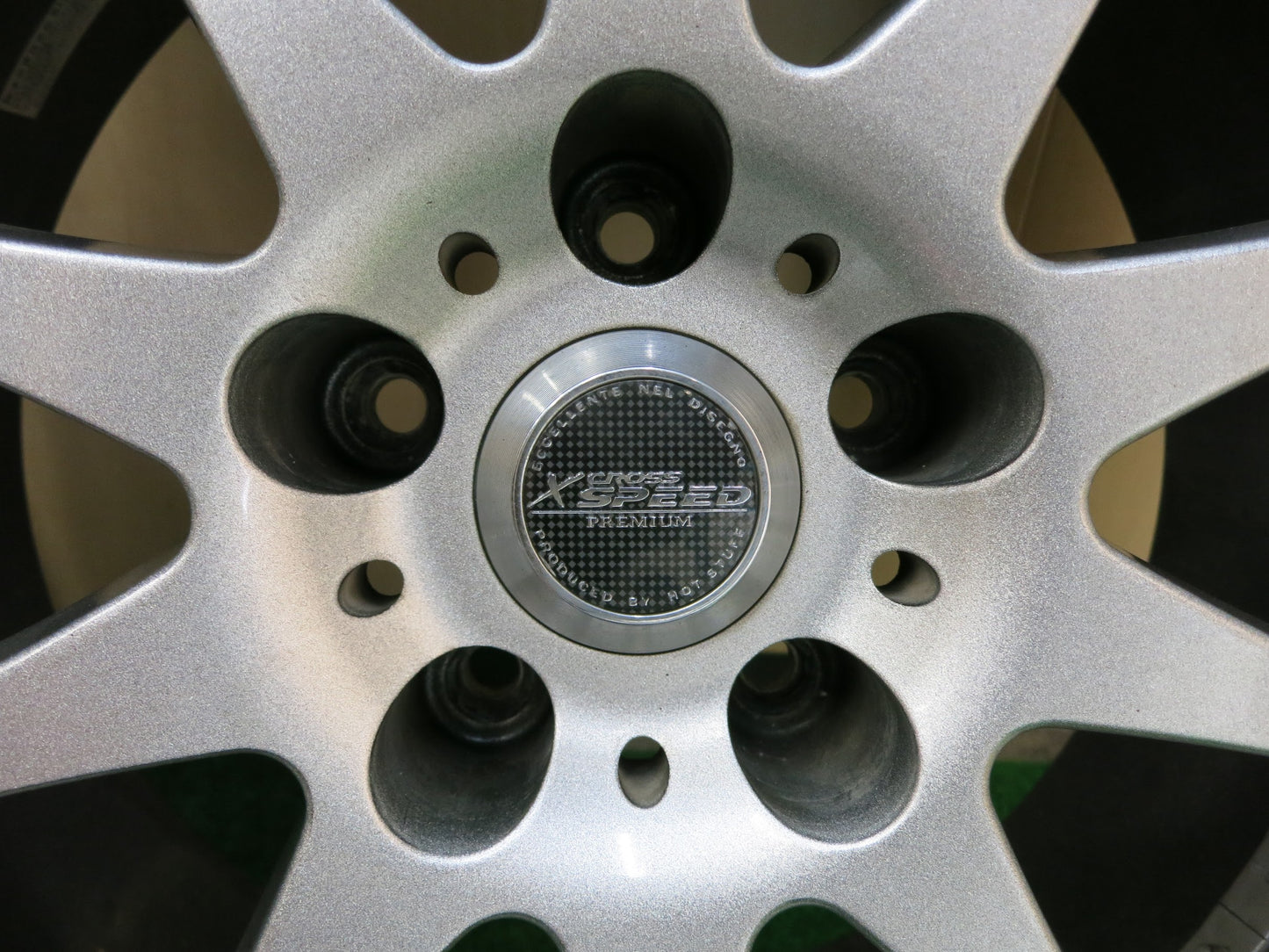 [送料無料]キレイ★スタッドレス 235/60R18 X CROSS SPEED PREMIUM ミシュラン LATITUDE X-ICE XI2 クロススピード 18インチ PCD114.3/5H★2092705ヒス
