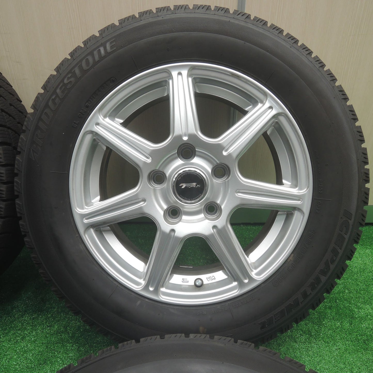 [送料無料]バリ溝！キレイ！9.5分★スタッドレス 195/65R15 ブリヂストン アイスパートナー TOPRUN トップラン 15インチ PCD114.3/5H★3071205SYス