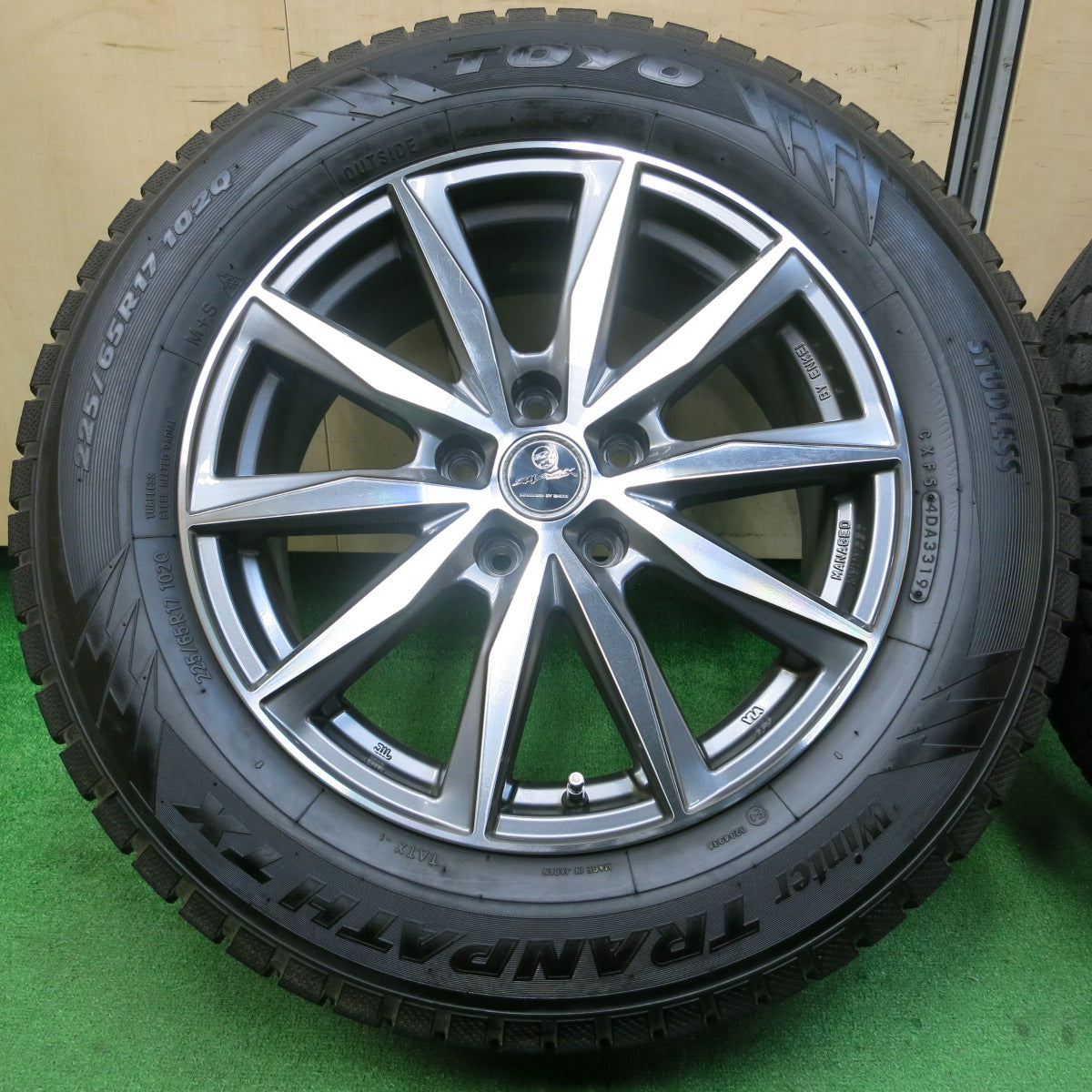 *送料無料*バリ溝！19年！キレイ！9.5分★スタッドレス 225/65R17 SMACK ENKEI トーヨー ウインター トランパス TX エンケイ 17インチ PCD114.3/5H★3121301イス