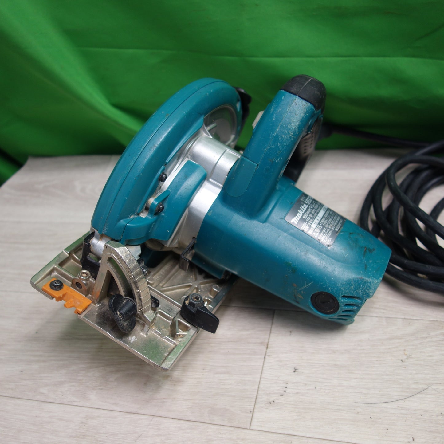 [送料無料] ☆makita マキタ 5637BA 165mm マルノコ 丸ノコ 丸のこ 電動 工具 切断  木工 DIY☆