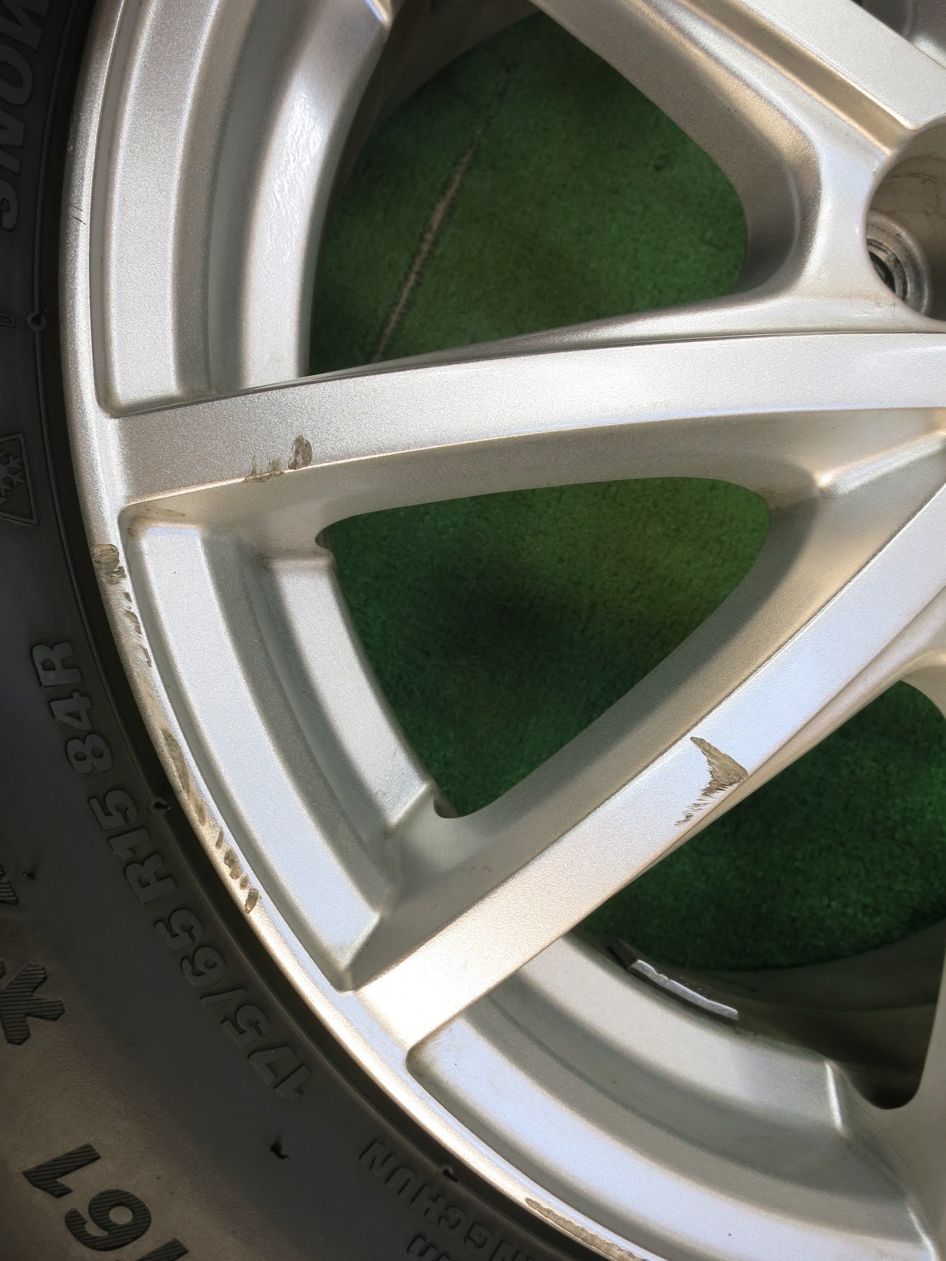 [送料無料]バリ溝！21年！ほぼ10分★スタッドレス 175/65R15 クムホ ウインタークラフト アイス Wi61 JOKER weds ジョーカー 15インチ PCD100/4H★3022205ヒス