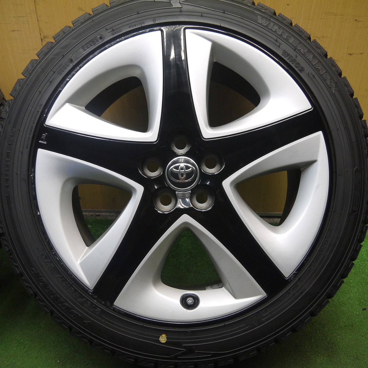 [送料無料]バリ溝！21年！ほぼ10分★トヨタ 50系 プリウス ツーリング 純正 215/45R17 スタッドレス ダンロップ ウインターマックス WM02 PCD100/5H★3080805Hス
