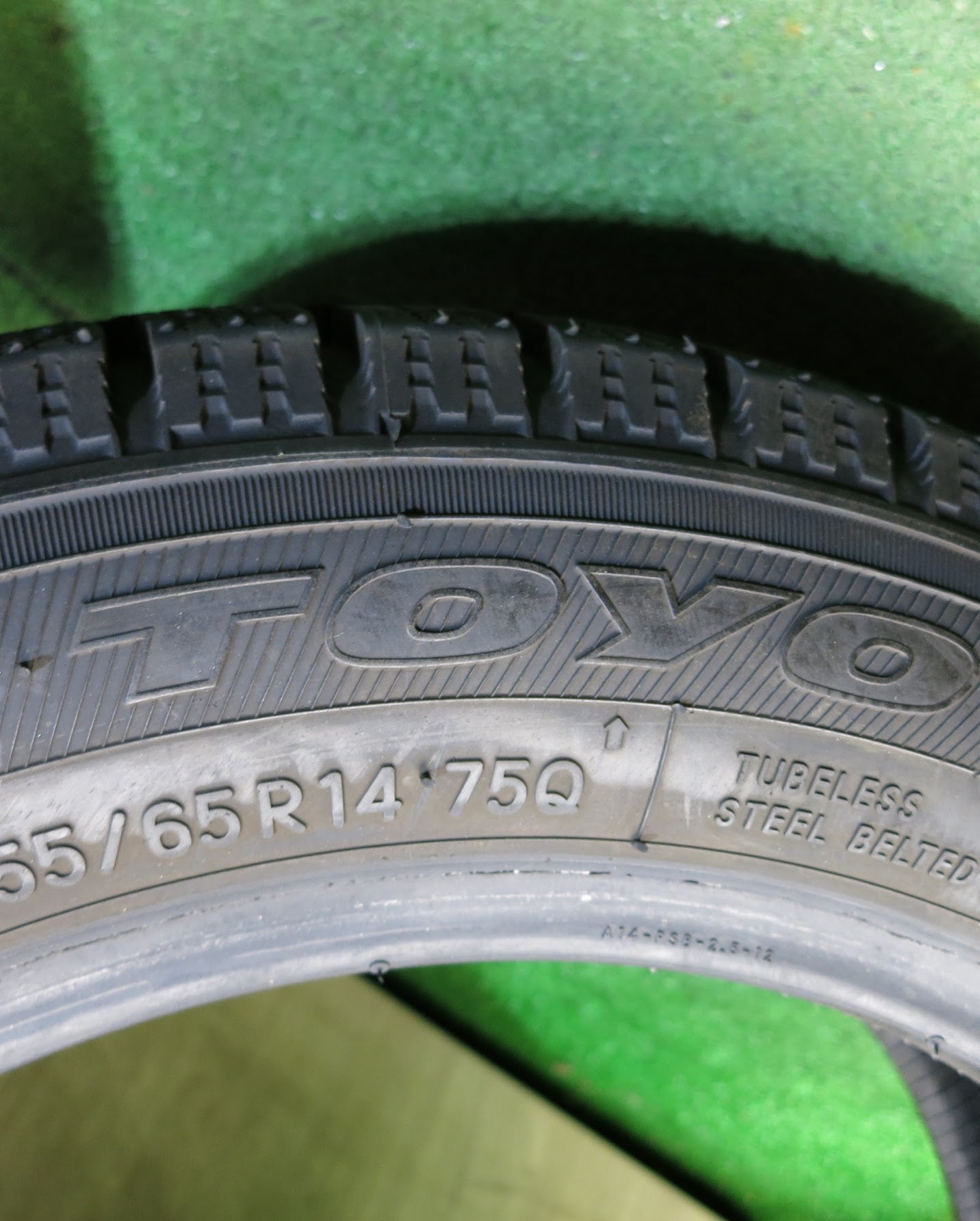 [送料無料]バリ溝！21年！ほぼ10分★スタッドレス 155/65R14 トーヨー オブザーブ ガリット GIZ タイヤ 14インチ N-BOX N-ONE N-WGN 等★3032008Hスタ