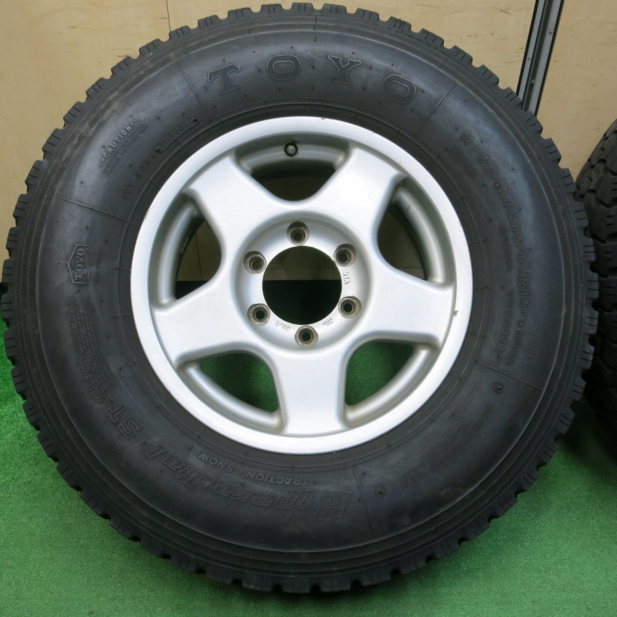 *送料無料*バリ溝！9.5分★4×4 Engineering ブラッドレーV 235/85R16 トーヨー Hyparadial ST 4x4エンジニアリング PCD139.7/6H★4012203イノ